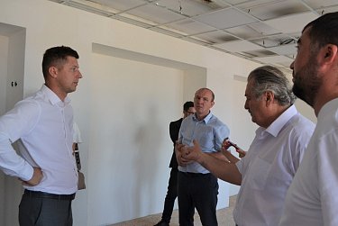 Депутаты работают в территориях 